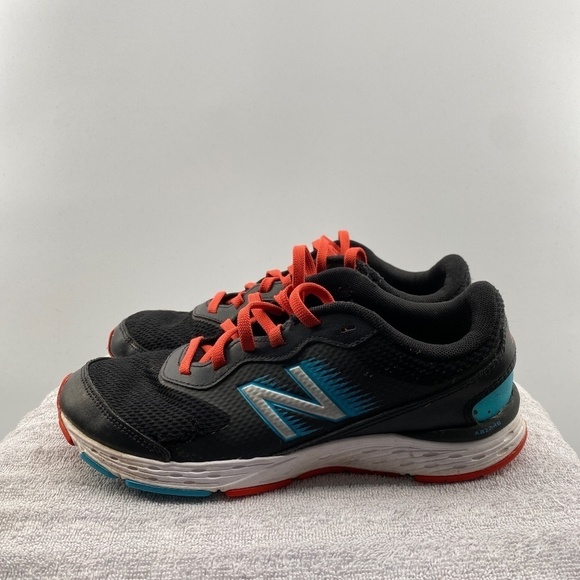 🎁5/$25 New Balance Shoes Women's Size 7 ABZORB Midsole Cushioning 680 Running - Picture 1 of 16